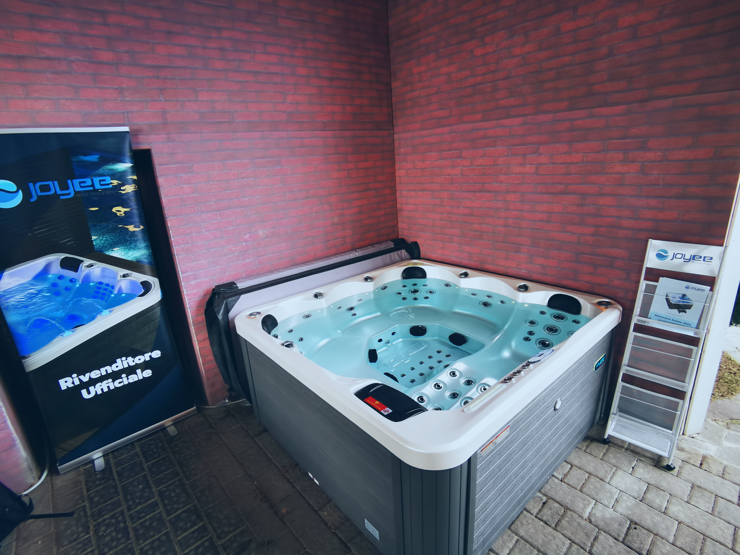 Nuestro distribuidor italiano de confianza: expandiendo el acceso al spa al aire libre desde el comercio minorista hasta los hoteles l Joyee
